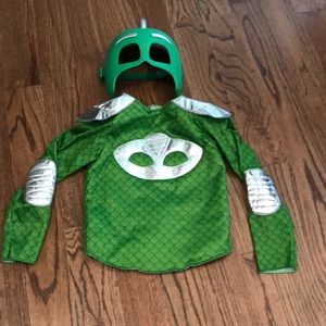 PJ MASKS COSTUME- GEKKO. Includes shirt and plastic mask! Size 4-6